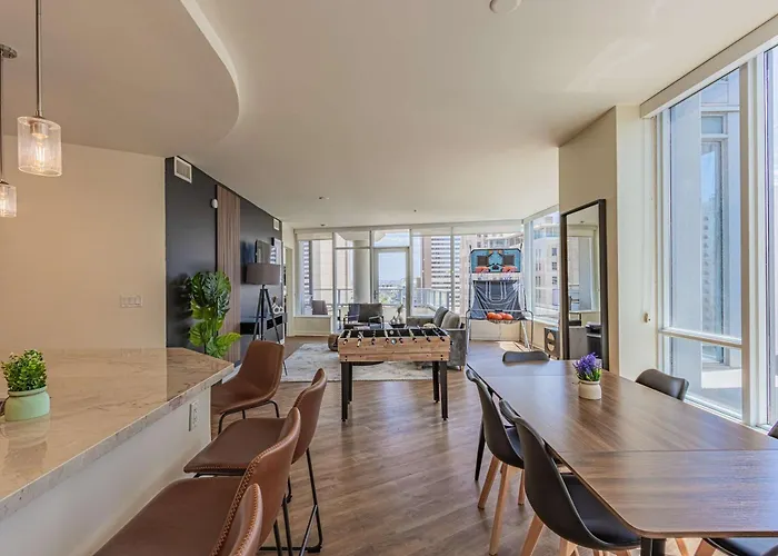 Downtown Phx High-rise Balcony Pool Gym W&d Apartment *